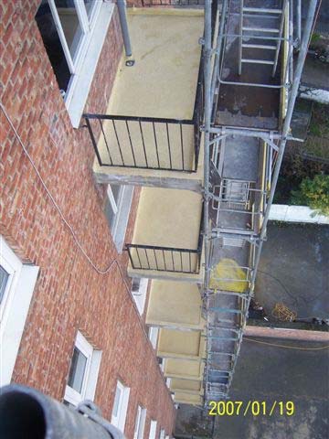 hidroizolatii balcoane terase trotuare bai bucatarii